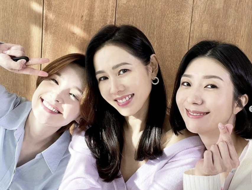 손예진(가운데)·전미도(왼쪽)·김지현 주연의 JTBC 수목드라마 ‘서른, 아홉’. 인스타그램