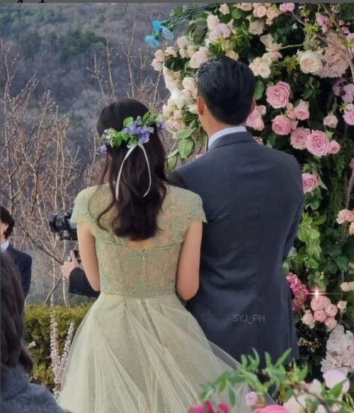 배우 손예진의 결혼식 2부 행사 드레스 사진이 공개됐다. 인스타그램 캡처