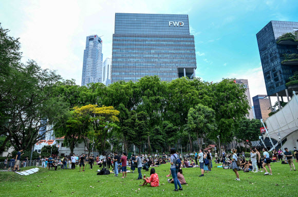3일 싱가포르 스피커스 코너에 사형 반대 시위를 위해 모인 참가자들. 싱가포르 AFP 연합뉴스