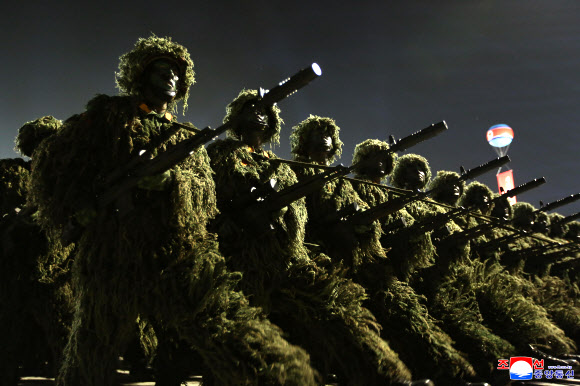 북한, ‘조선인민혁명군 창건 90주년’ 열병식 개최