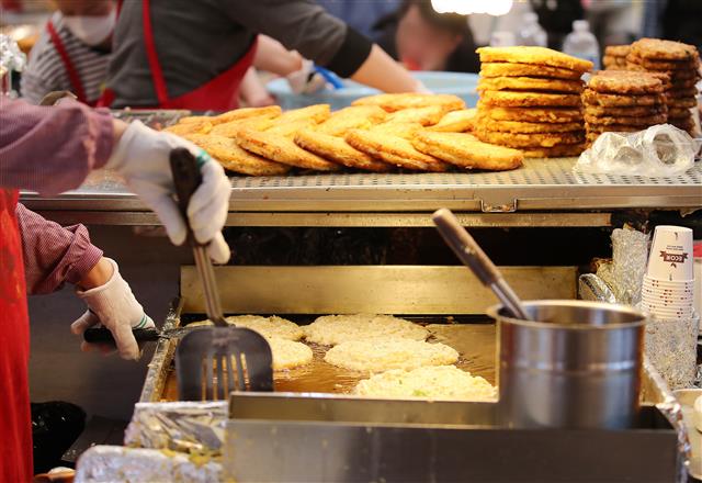 인니 팜유 수출 중단에 먹거리 인상 우려
