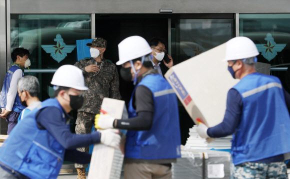 26일 오후 서울 용산구 국방부 청사 본관에서 윤석열 대통령 당선인 취임 후 집무실 준비를 위한 공사가 진행중이다. 2022. 4. 26  정연호 기자