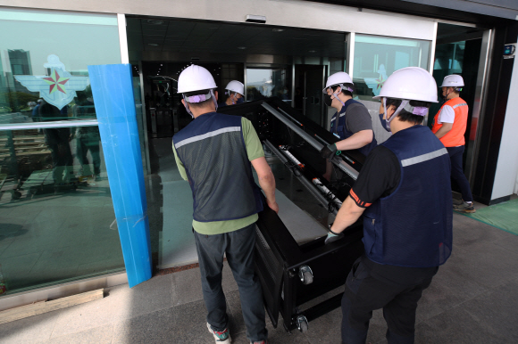 26일 오후 서울 용산구 국방부 청사 본관에서 윤석열 대통령 당선인 취임 후 집무실 준비를 위한 공사가 진행중이다.2022. 4. 26  정연호 기자