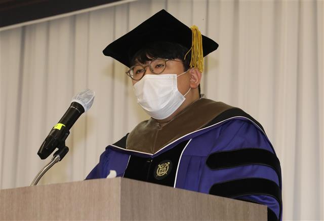 서울대 명예박사 된 방시혁 의장