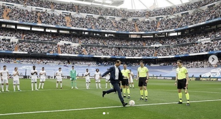 레알 마드리드의 홈 경기에서 시축하는 라파엘 나달.