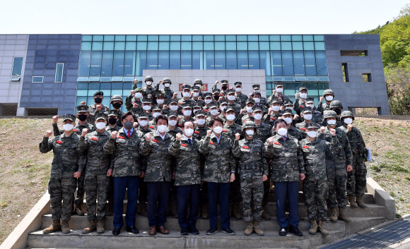 이준석 대표, 백령도 해병 제6여단 방문