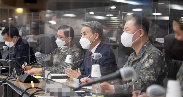 이종섭(가운데) 국방부 장관이 11일 서울 용산구 합동참모본부에서 전군 주요 직위자 화상회의를 주재하고 있다. 국방부 제공
