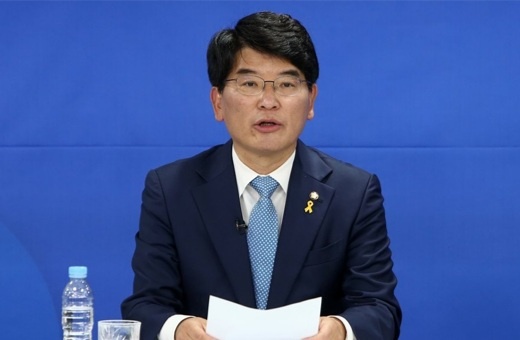 더불어민주당은 지난 5월 12일 3선 중진 의원인 박완주 의원을 성비위 의혹으로 제명했다고 밝혔다. 연합뉴스