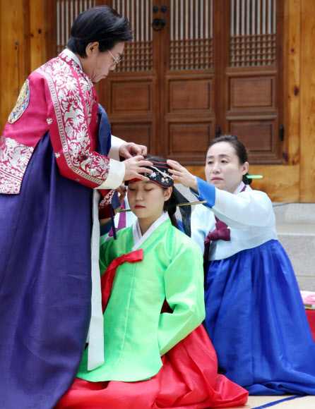 2년 만에 대면 개최하는 전통 성년식