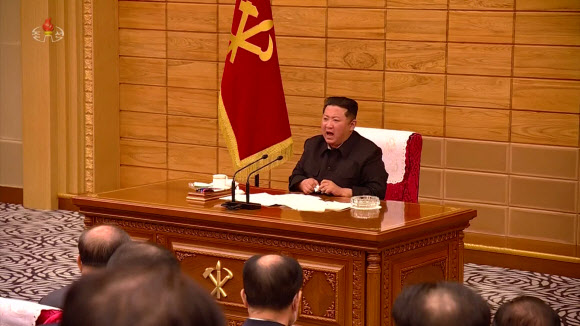 북한 김정은, ‘약품 공급안돼’ 검찰소장 질타
