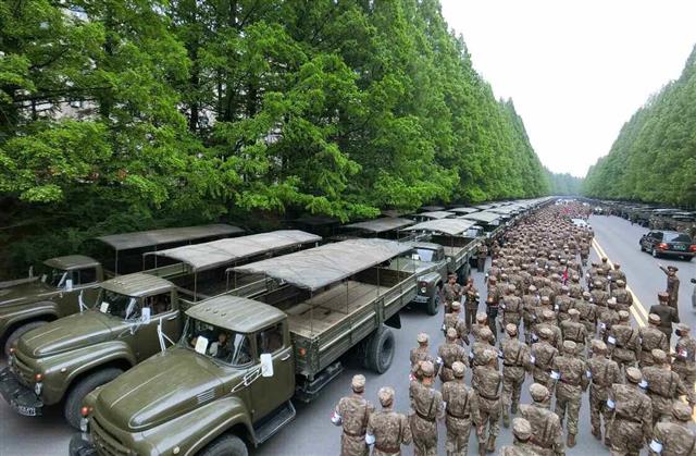 북한, 인민군 투입해 ‘24시간 의약품 공급’…“보건 위기 제압”