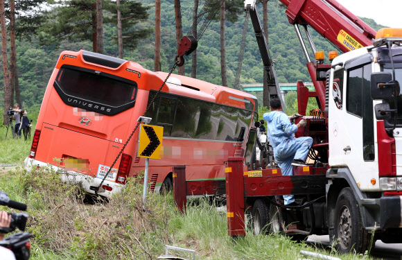 노인 태운 버스 사고