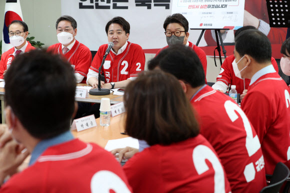 중앙선대위 인천 현장 회의에서 발언하는 이준석 상임선대위원장