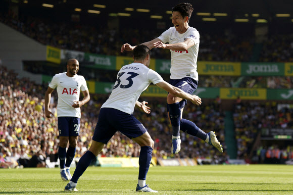 ‘23골’ 아시아인 첫 EPL 득점왕 오른 손흥민