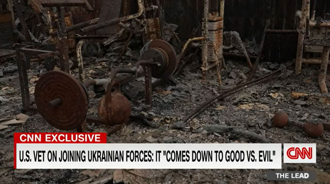 케빈이 머물던 헬스장 건물은 이르핀에서도 가장 외곽의 우크라이나군 주둔지 중 하나였다. 그와 그의 동료들은 이 건물을 ‘지옥에서 온 집’이라고 불렀다. / CNN 방송 캡처