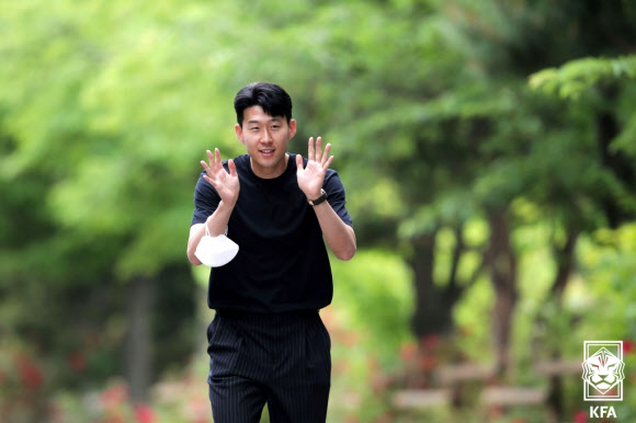 NFC 입소하는 손흥민