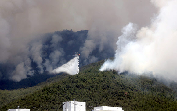 밀양 부북면 산불 ‘진화 작업’