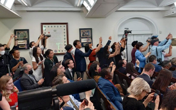 백악관에 BTS 등장