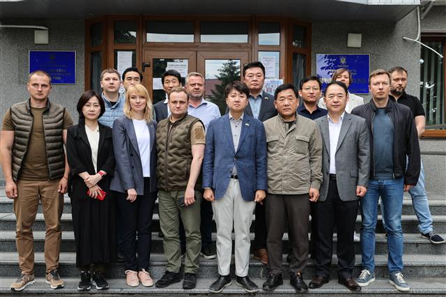 우크라이나 부차 방문 마친 이준석 국민의힘 대표