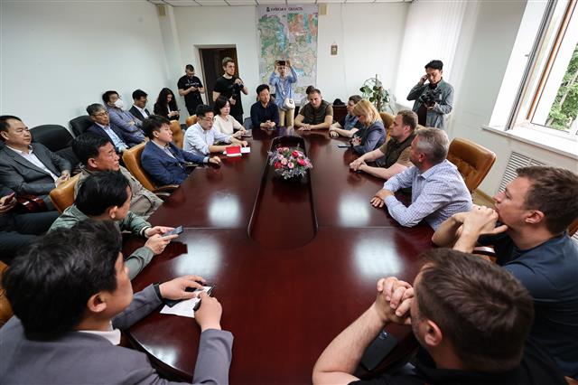 이준석 국민의힘 대표, 우크라이나 부차 현장 간담회