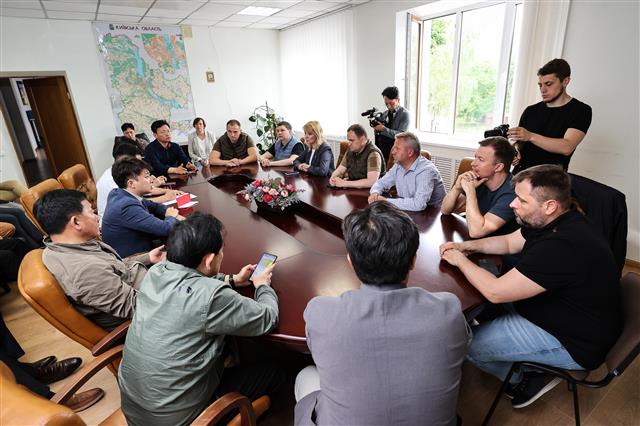 이준석 국민의힘 대표, 우크라이나 부차 현장 간담회