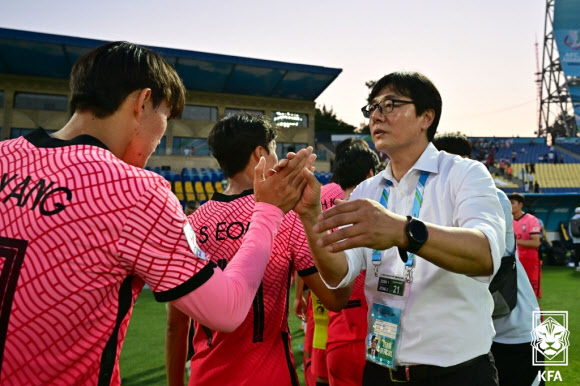 황선홍호, U-23 아시안컵 축구 8강 진출