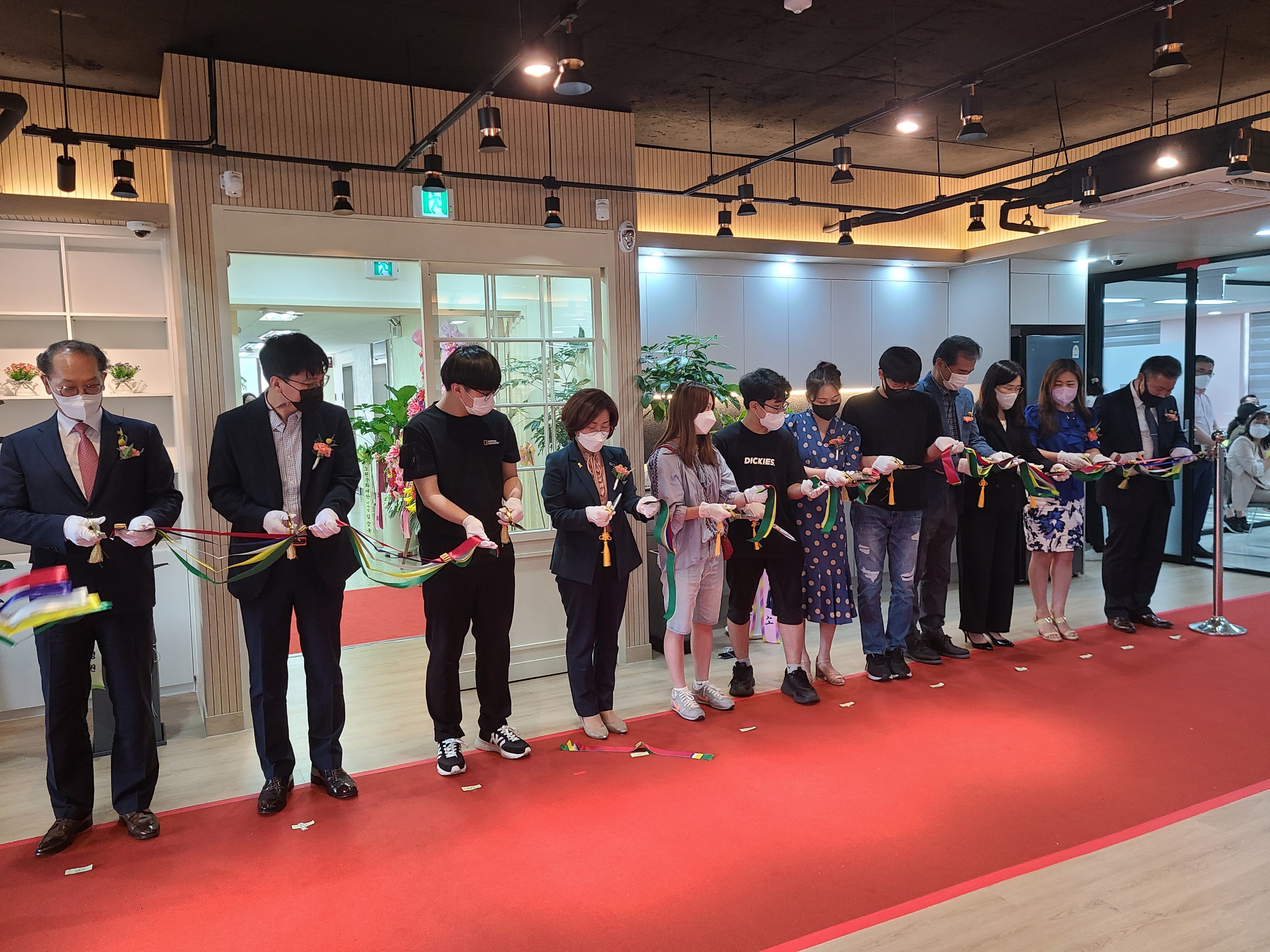 서울시 경계선지능인 평생교육 지원센터가 22일 전국에서 처음으로 문을 열었다. 이날 센터에서 개관식이 진행되는 모습. 서울시 제공