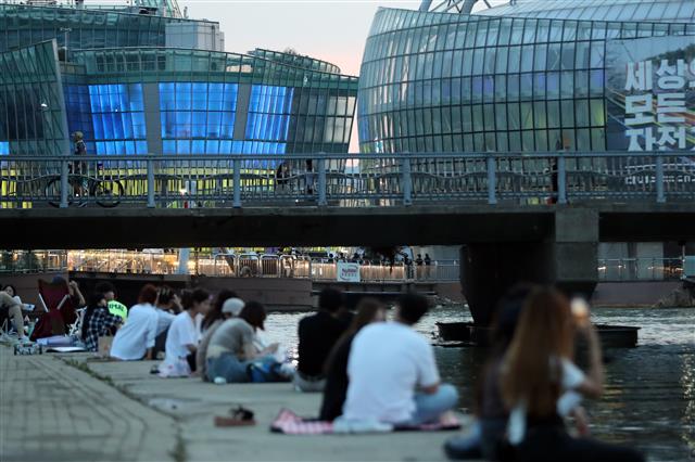 ‘해가 져도 더워요’