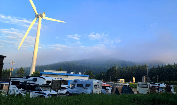 열대야 피해 왔어요