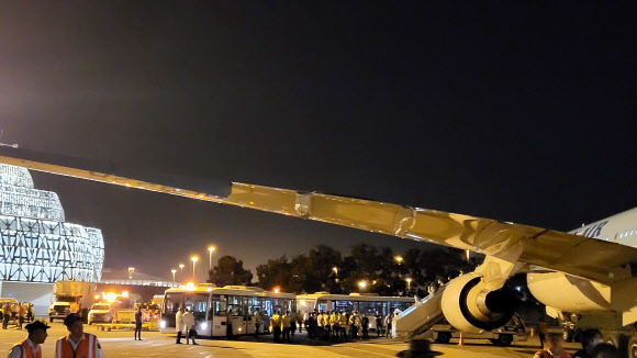 튀르키예(터키) 이스탄불에서 인천국제공항으로 향하던 대한항공 여객기가 기체 결함으로 아제르바이잔 수도 바쿠에 긴급착륙했다. 연합뉴스