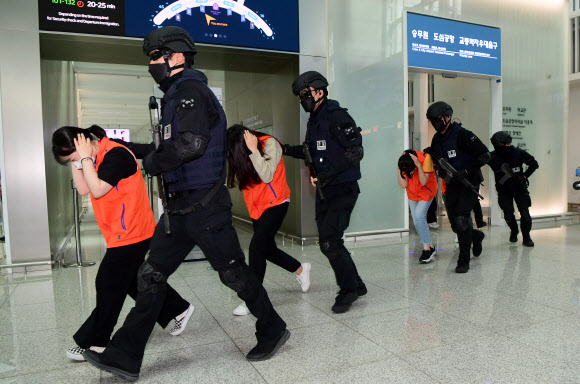 ‘인질을 구출하라’ 대테러 종합 훈련