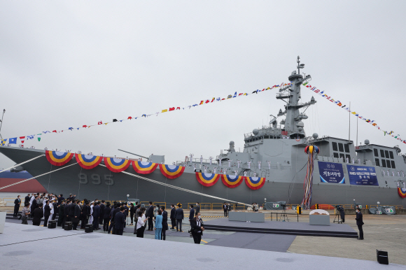 차세대 이지스구축함 정조대왕함 진수