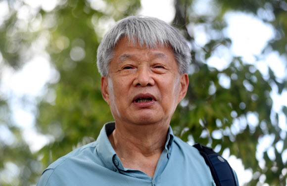 전영우 위원장 ‘우영우 팽나무’ 지정조사