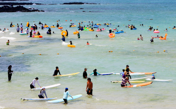 무더위엔 바다 물놀이가 최고