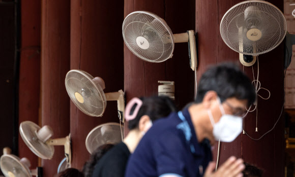 무더위 속 기도