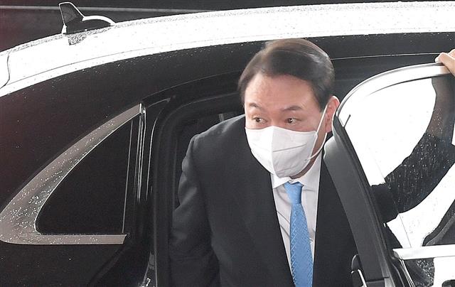 여름 휴가 마치고 복귀하는 윤 대통령