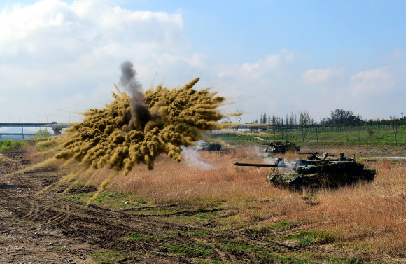 K2전차·K-9자주포 폴란드 수출...1차 계약 체결