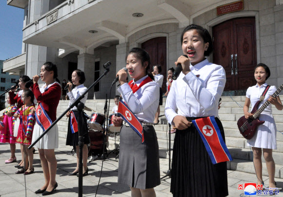 북한이 정권수립 74주년(9.9절)을 뜻깊게 경축했다고 조선중앙통신이 10일 보도했다. 2022.9.10  평양 조선중앙통신·연합뉴스