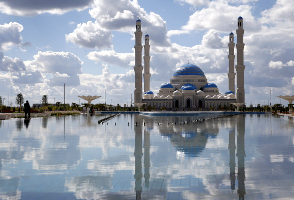 카자흐스탄 수도 누르술탄(아스타나)의 대형 모스크. 2022.9.13 EPA 연합뉴스