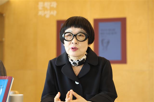 김혜순 시인