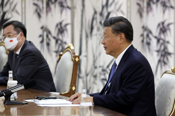 7개월 만에 만난 푸틴·시진핑… 바이든 보란 듯 ‘반미 밀착’ 