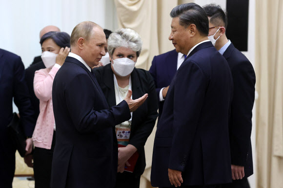 7개월 만에 만난 푸틴·시진핑… 바이든 보란 듯 ‘반미 밀착’ 