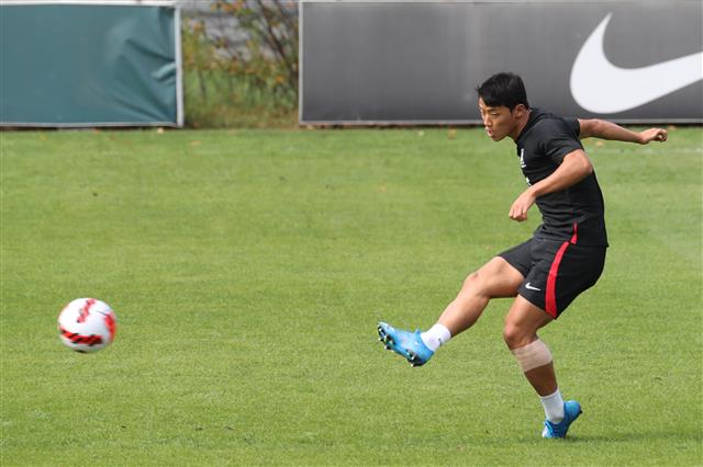 황소 황희찬의 킥