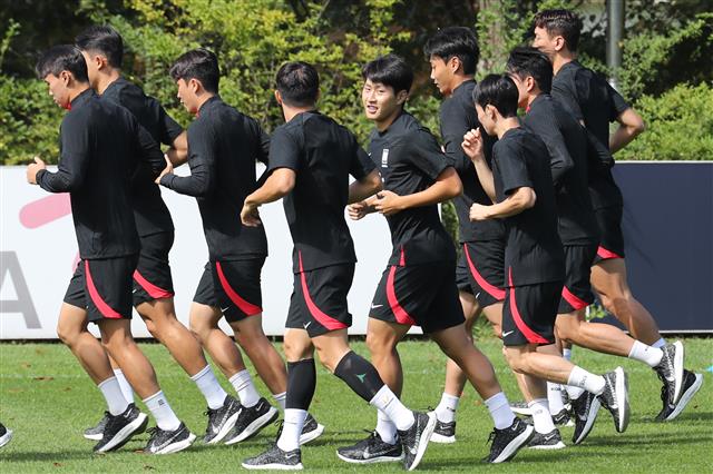 이강인 ‘형들과 함께 훈련’