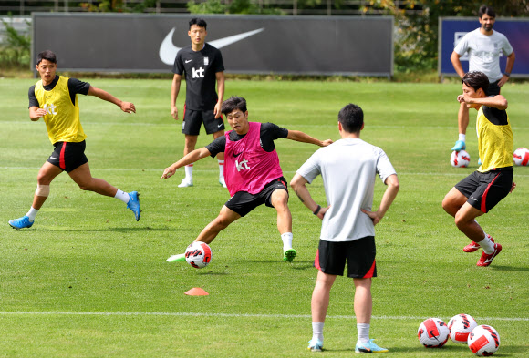 패스 차단하는 이강인