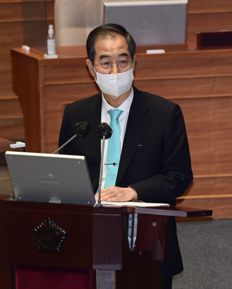 한덕수 국무총리가 20일 서울 여의도 국회에서 열린 제 400회 국회(정기회) 제 4차 본회의 외교 통일 안보 대정부질문에서 윤상현 국민의힘 의원 질의에 답변을 하고 있다.2022. 9. 20 김명국 기자