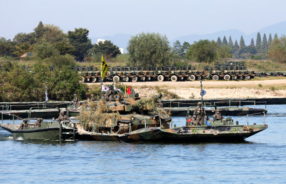 남한강을 건너라