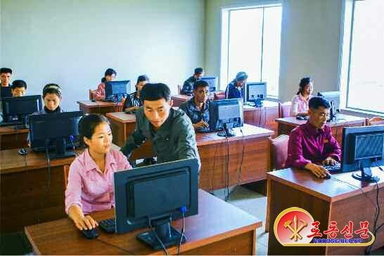 수해 이겨낸 북한 강북리 주민들…“그림처럼 아름다운 마을”