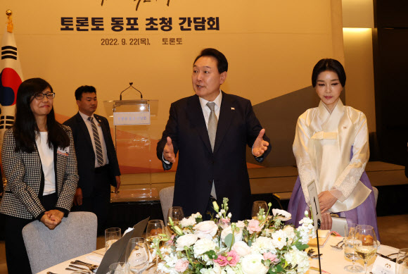 동포 만찬간담회 참석하는 윤석열 대통령