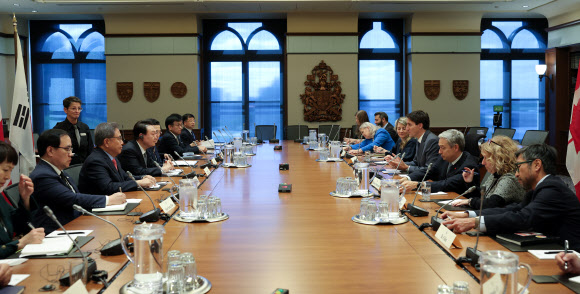 한-캐나다 확대 정상회담